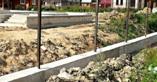 Фундамент под забор заказать в Великом Устюге - заливка фундамента для забора | от 1559 за п.м.